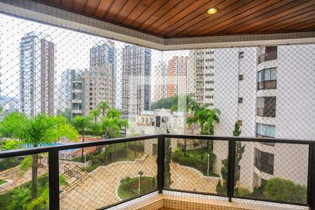 Apartamento à venda com 220m², 4 quartos e 3 vagasVaranda Quarto 2