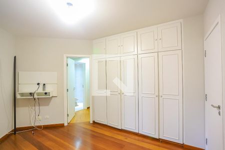 Apartamento à venda com 220m², 4 quartos e 3 vagasQuarto 2