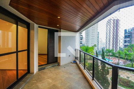 Apartamento à venda com 220m², 4 quartos e 3 vagasVaranda