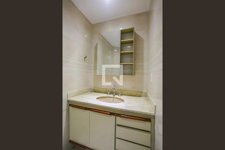 Apartamento à venda com 220m², 4 quartos e 3 vagasBanheiro Quartos 1 e 2