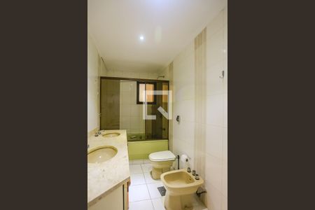 Apartamento à venda com 220m², 4 quartos e 3 vagasBanheiro Suíte 2