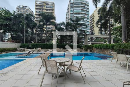 Apartamento para alugar com 68m², 2 quartos e 1 vaga Apartamento para alugar com 68m², 2 quartos e 1 vagaÁrea comum - Piscina