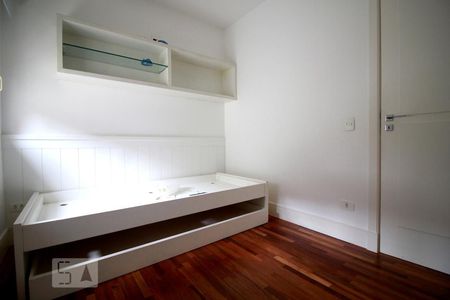 Casa de condomínio para alugar com 3564m², 4 quartos e 6 vagasSuíte 2