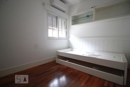 Casa de condomínio para alugar com 3564m², 4 quartos e 6 vagasSuíte 2