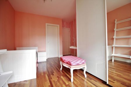 Casa de condomínio para alugar com 3564m², 4 quartos e 6 vagasSuíte 4