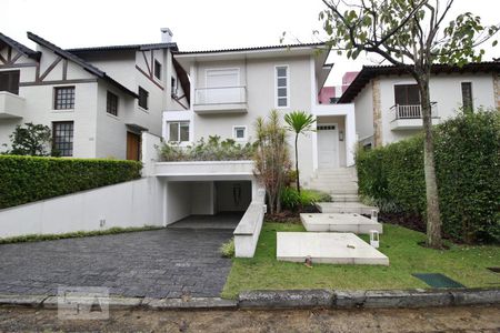 Casa de condomínio para alugar com 3564m², 4 quartos e 6 vagasFachada