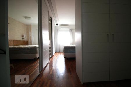 Casa de condomínio para alugar com 3564m², 4 quartos e 6 vagasSuíte 3