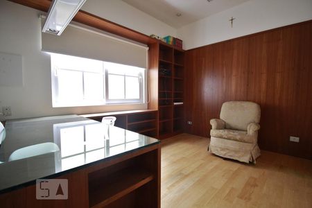 Casa de condomínio para alugar com 3564m², 4 quartos e 6 vagasEscritório