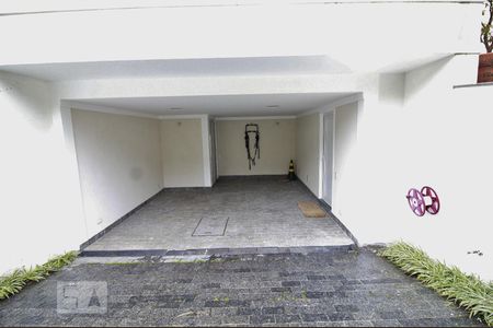 Casa de condomínio para alugar com 3564m², 4 quartos e 6 vagasGaragem
