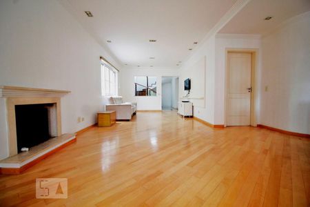 Sala de casa de condomínio para alugar com 4 quartos, 3564m² em Jardim Colombo, São Paulo