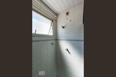 Banheiro de apartamento à venda com 3 quartos, 78m² em Vila Rossi, Campinas