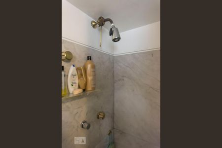 Banheiro de apartamento para alugar com 1 quarto, 47m² em Itaim Bibi, São Paulo