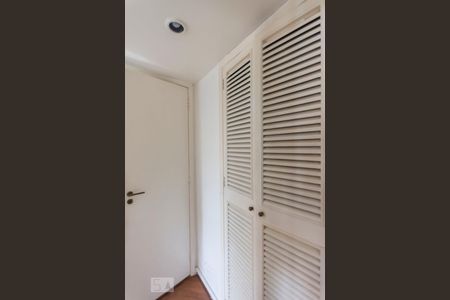 Banheiro de apartamento para alugar com 1 quarto, 47m² em Itaim Bibi, São Paulo
