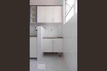 Apartamento à venda com 76m², 2 quartos e 1 vagaÁrea de Serviço