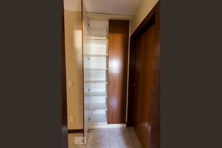Armário do corredor de apartamento à venda com 3 quartos, 136m² em Sul (águas Claras), Brasília