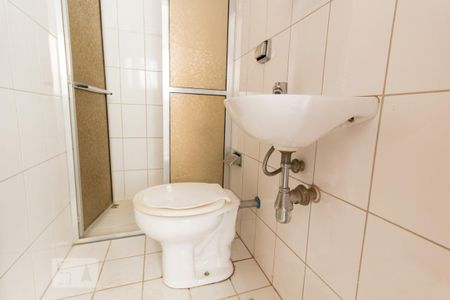 Banheiro de serviço de apartamento à venda com 3 quartos, 136m² em Sul (águas Claras), Brasília