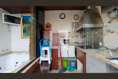 Apartamento à venda com 162m², 4 quartos e 2 vagas Apartamento à venda com 162m², 4 quartos e 2 vagasTerraço