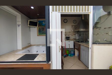 Apartamento à venda com 162m², 4 quartos e 2 vagas Apartamento à venda com 162m², 4 quartos e 2 vagasTerraço