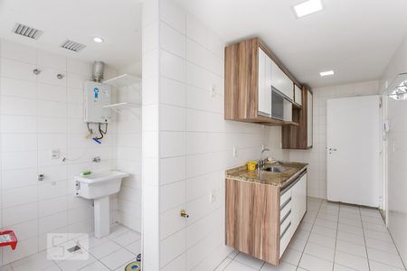 Apartamento à venda com 102m², 3 quartos e 2 vagasCozinha