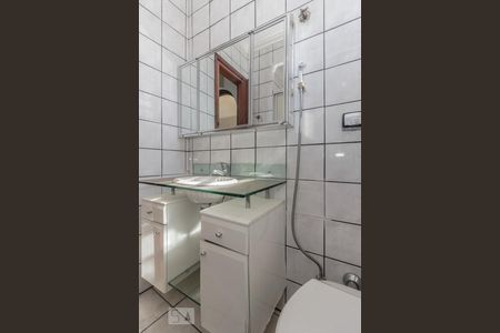 Banheiro de apartamento para alugar com 2 quartos, 65m² em Jardim Brasil (zona Sul), São Paulo