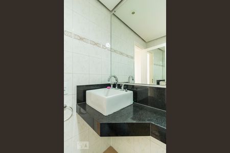 Banheiro de apartamento para alugar com 3 quartos, 94m² em Água Branca, São Paulo