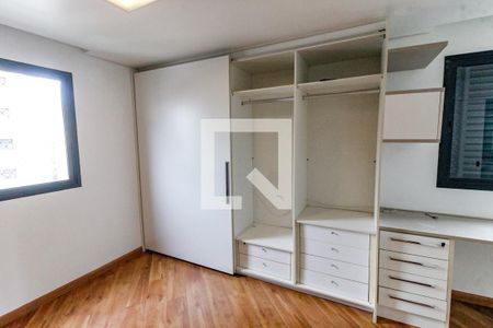 Suíte - armários de apartamento à venda com 1 quarto, 70m² em Vila Andrade, São Paulo