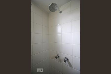 Chuveiro de apartamento para alugar com 1 quarto, 70m² em Vila Andrade, São Paulo