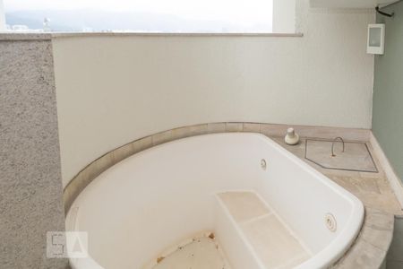 Varanda de apartamento para alugar com 2 quartos, 77m² em Barra da Tijuca, Rio de Janeiro