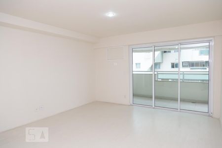Sala de apartamento para alugar com 2 quartos, 77m² em Barra da Tijuca, Rio de Janeiro