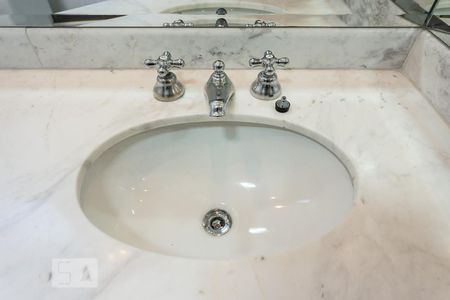 Apartamento à venda com 160m², 3 quartos e 3 vagasBanheiro da suíte 2