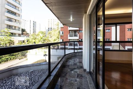 Apartamento à venda com 160m², 3 quartos e 3 vagasVaranda