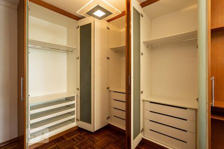 Apartamento à venda com 160m², 3 quartos e 3 vagasSuíte 2