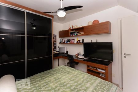 Apartamento à venda com 120m², 3 quartos e 2 vagasQuarto 2