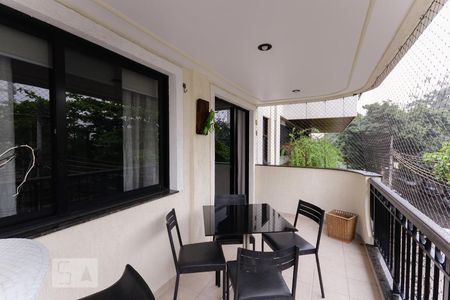 Apartamento à venda com 120m², 3 quartos e 2 vagasVaranda sala