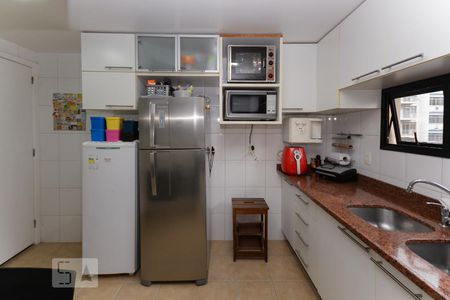 Apartamento à venda com 120m², 3 quartos e 2 vagasCozinha