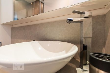 Banheiro de apartamento para alugar com 2 quartos, 95m² em Cidade Monções, São Paulo