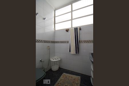 Apartamento à venda com 215m², 3 quartos e 2 vagasBanheiro suite 3