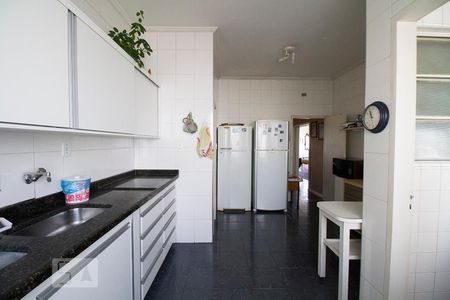 Apartamento à venda com 215m², 3 quartos e 2 vagasCozinha