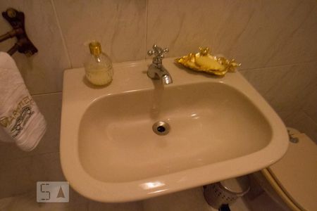 Pia de apartamento à venda com 3 quartos, 215m² em Morro dos Ingleses, São Paulo