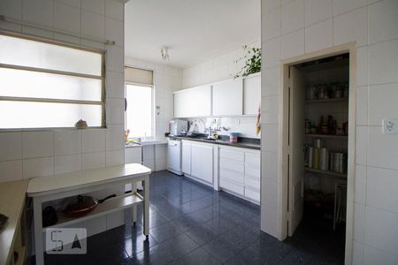 Apartamento à venda com 215m², 3 quartos e 2 vagasCozinha