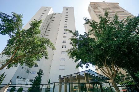 Apartamento para alugar com 107m², 3 quartos e 2 vagasFachada