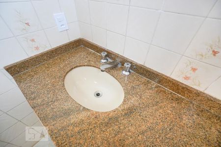 Apartamento para alugar com 107m², 3 quartos e 2 vagasDetalhe banheiro