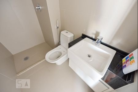 Apartamento para alugar com 66m², 2 quartos e 1 vaga Apartamento para alugar com 66m², 2 quartos e 1 vagaBanheiro