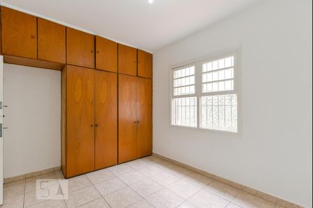 Quarto 1 de casa para alugar com 4 quartos, 230m² em Alto de Pinheiros, São Paulo