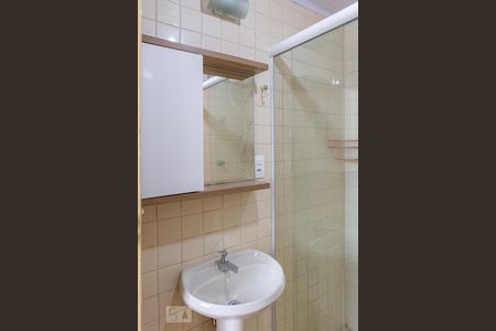 Banheiro de apartamento para alugar com 1 quarto, 45m² em Barra Funda, São Paulo