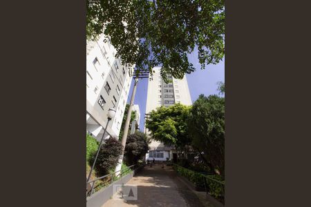 Apartamento para alugar com 42m², 2 quartos e 1 vaga Apartamento para alugar com 42m², 2 quartos e 1 vagaFachada