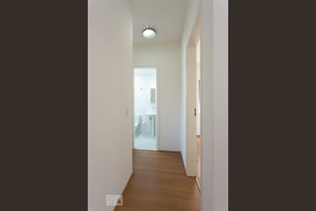 Apartamento para alugar com 65m², 2 quartos e 1 vaga Apartamento para alugar com 65m², 2 quartos e 1 vagaCorredor