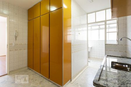 Apartamento para alugar com 65m², 2 quartos e 1 vaga Apartamento para alugar com 65m², 2 quartos e 1 vagaCozinha