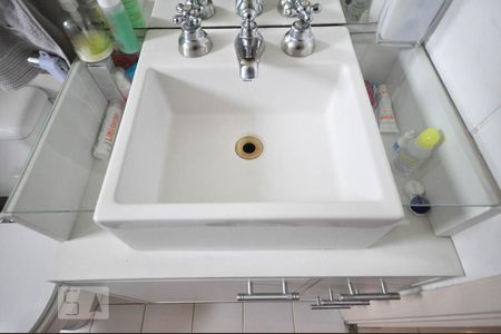 Apartamento para alugar com 88m², 2 quartos e 2 vagasDetalhe do banheiro suíte  