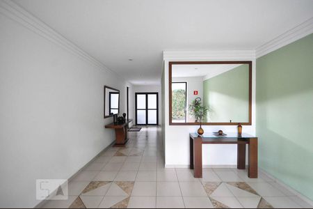 Apartamento para alugar com 88m², 2 quartos e 2 vagasHall social